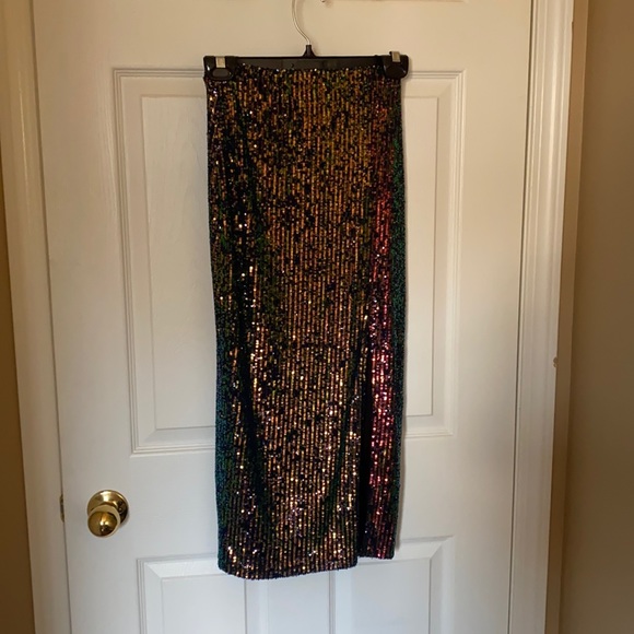 TopShop Sequin Skirt - Picture 2 of 4